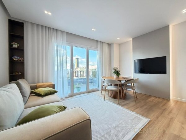 Tirane, jepet me qera apartament 1+1 Kati 4, 75 m² 800 € 