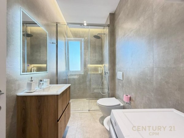 Tirane, jepet me qera apartament 1+1 Kati 4, 75 m² 800 € 