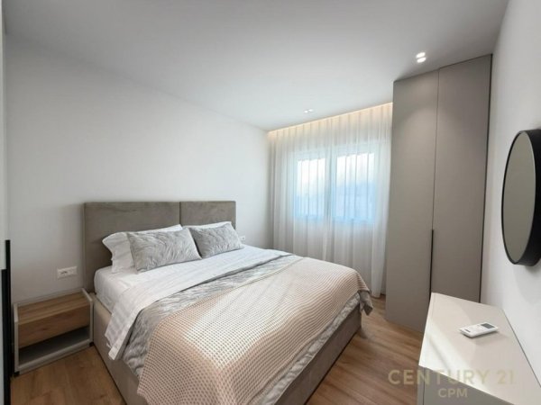 Tirane, jepet me qera apartament 1+1 Kati 4, 75 m² 800 € 