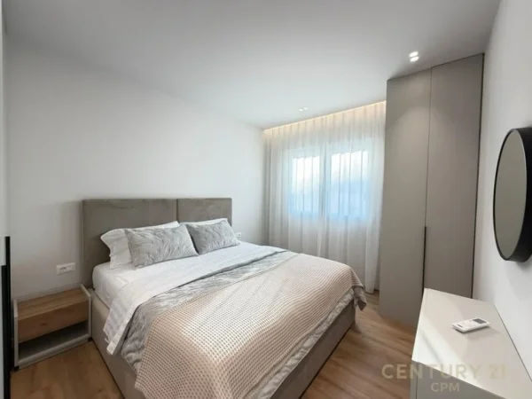 Tirane, jepet me qera apartament 1+1 Kati 4, 75 m² 800 € 
