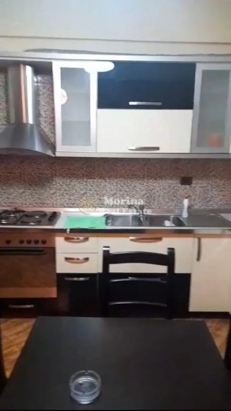 Tirane, jap me qera Vile 2+1 Kati 3, 120 m² 300 € (Instituti Bujqesor)