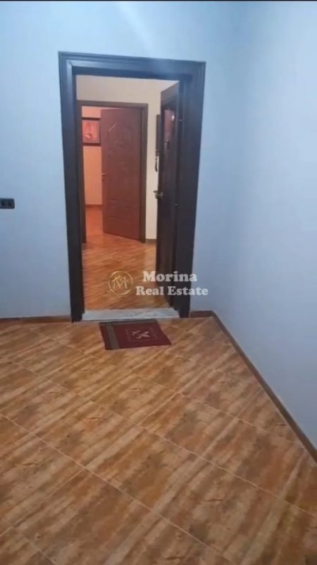 Tirane, jap me qera Vile 2+1 Kati 3, 120 m² 300 € (Instituti Bujqesor)