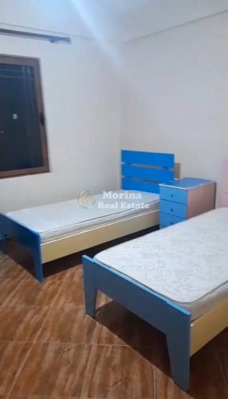 Tirane, jap me qera Vile 2+1 Kati 3, 120 m² 300 € (Instituti Bujqesor)