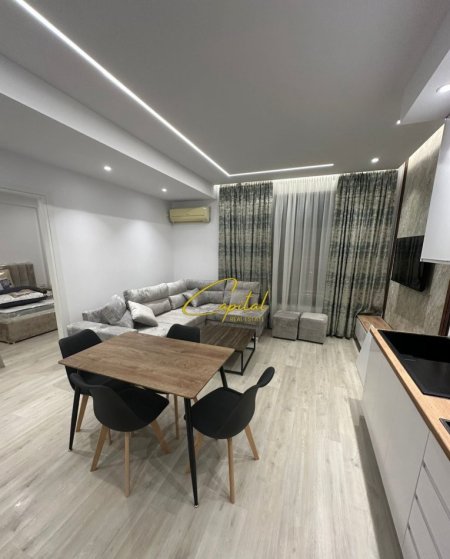Tirane, jepet me qera apartament 1+1 Kati 1, 55 m² 700 € (ZOGU I ZI)