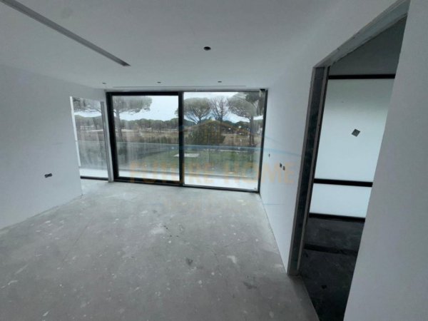 Durres, shitet Vile 5+1 Kati 2, 405 m² 2.500.000 € (San Pietro Residence, Gjiri I Lalëzit)