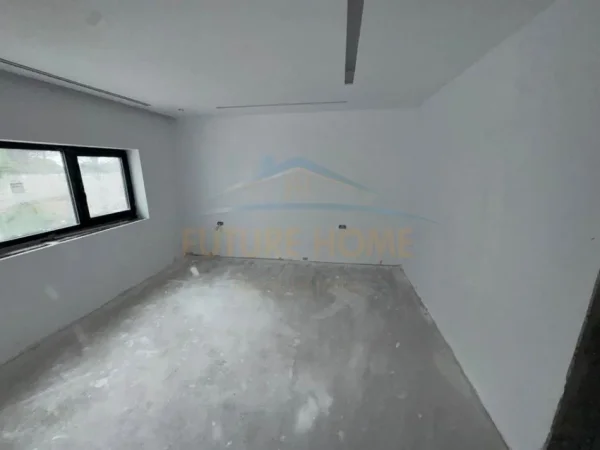 Durres, shitet Vile 5+1 Kati 2, 405 m² 2.500.000 € (San Pietro Residence, Gjiri I Lalëzit)