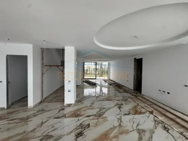 Durres, shitet Vile 5+1 Kati 2, 405 m² 2.500.000 € (San Pietro Residence, Gjiri I Lalëzit)