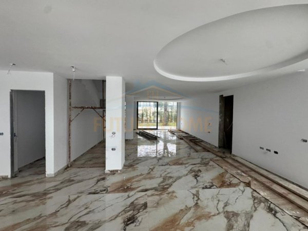 Durres, shitet Vile 5+1 Kati 2, 405 m² 2.500.000 € (San Pietro Residence, Gjiri I Lalëzit)