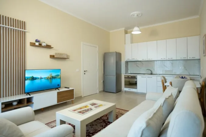 Tirane, jepet me qera apartament 1+1+Ballkon , 70 m² 700 € (Pranë Square 21, 21 Dhjetori)
