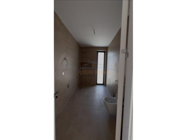 Durres, shitet Vile 4+1 Kati 2, 617 m² 1.100.000 € (Kompleksi "San Pietro", Gjiri i Lalëzit)