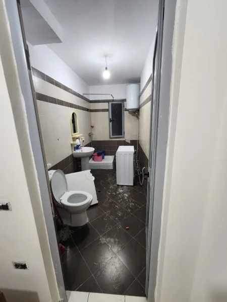 Tirane, jepet me qera apartament 2+1+Ballkon Kati 1, 97 m² 380 € (Foto Xhavella, pallati perball lokal 2 palma)