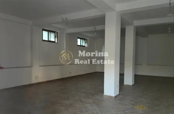 Tirane, jepet me qera ambjent biznesi Kati 0, 100 m² 470 € (Oxhaku)