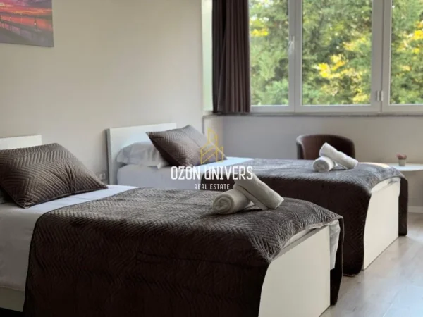 Tirane, jepet me qera apartament 2+1 Kati 3, 120 m² 520 € (Rruga Lord Bajron)