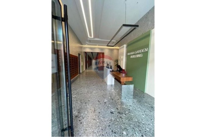 Tirane, jepet me qera zyre Kati 15, 1.500 € 