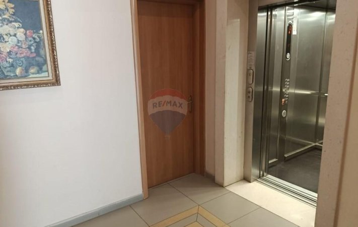 Tirane, shitet ambjent biznesi , 2.865 m² 3.200.000 € 