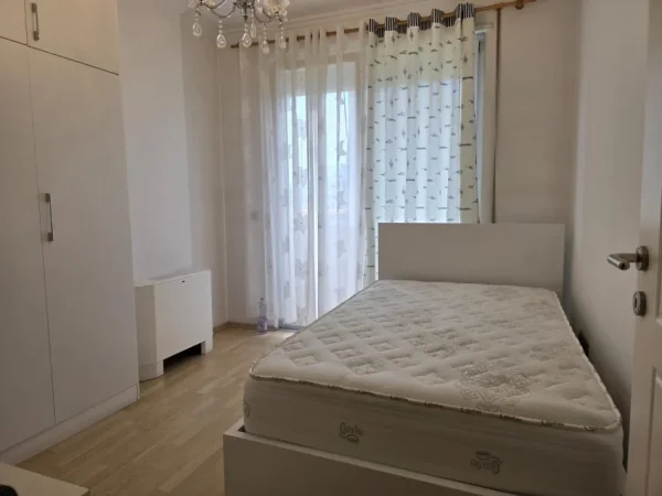 Tirane, jepet me qera apartament Kati 6,