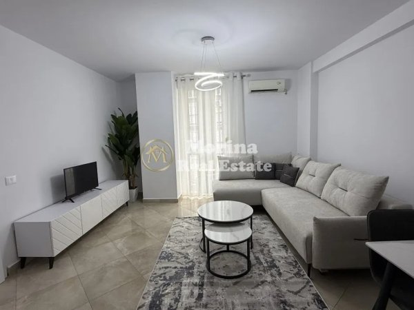Tirane, jepet me qera apartament 2+1 Kati 4, 85 m² 850 € (Rruga e Barrikadave)