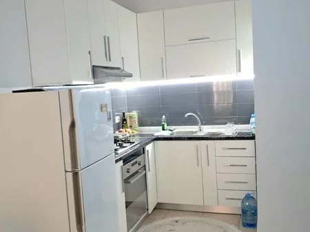 Tirane, jepet me qera apartament 1+1 Kati 4, 40 m² 400 € 