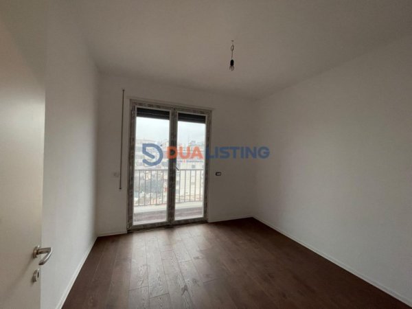 Tirane, jepet me qera zyre , 85 m² 800 € (Pazari i Ri)