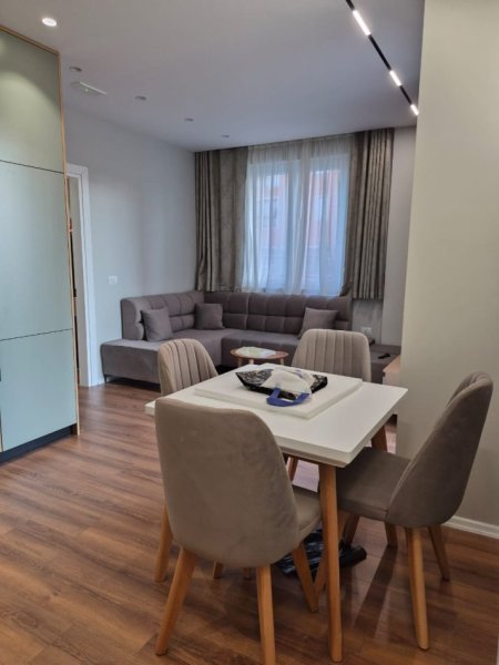 Tirane, jepet me qera apartament 1+1 Kati 2, 65 m² 600 € (Rruga e Elbasanit)