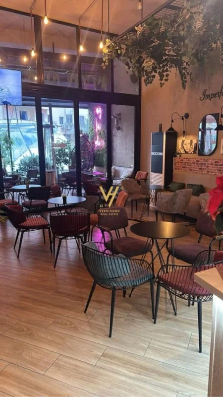 Tirane, shitet bar-kafe Kati 0, 110 m² 350.000 € (ASTIR)