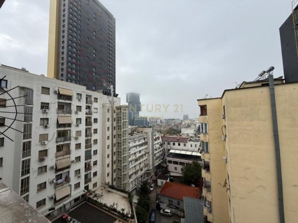 Tirane, jepet me qera ambjent biznesi Kati 9, 127 m² 1.100 € (Qender)
