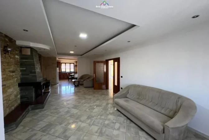 Tirane, jepet me qera Vile 3+1 Kati 3, 150 m² 600 € (Rruga Rexhep Hamit Demi)