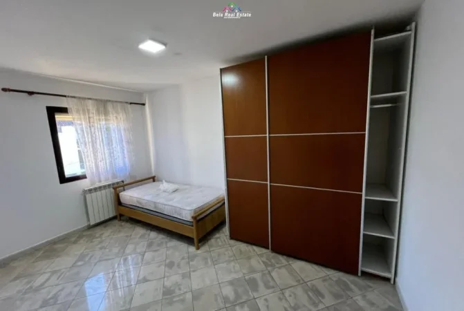 Tirane, jepet me qera Vile 3+1 Kati 3, 150 m² 600 € (Rruga Rexhep Hamit Demi)