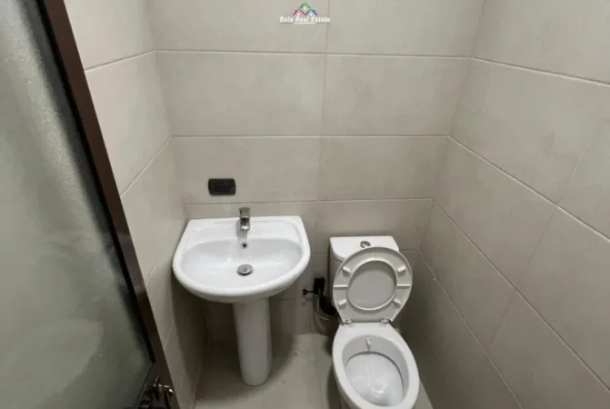 Tirane, jepet me qera Vile 3+1 Kati 3, 150 m² 600 € (Rruga Rexhep Hamit Demi)