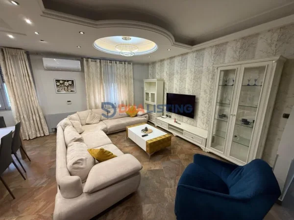 Tirane, jepet me qera apartament 3+1+Ballkon , 150 m² 1.300 € (Bulevardi Zogu I)