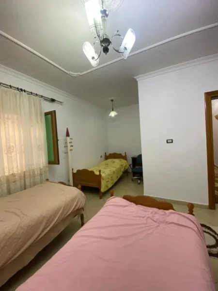 Tirane, jepet me qera shtepi 2+1+Ballkon Kati 1, 110 m² 480 € (5 Maji)