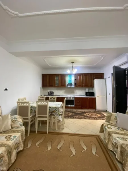 Tirane, jepet me qera shtepi 2+1+Ballkon Kati 1, 110 m² 480 € (5 Maji)