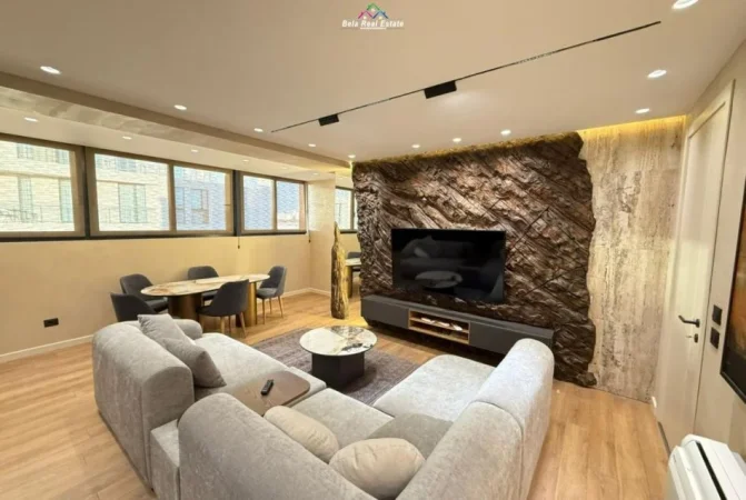 Tirane, jepet me qera apartament 2+1+Ballkon Kati 8, 125 m² 1.500 € (Rruga e durresit)