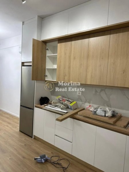 Tirane, jepet me qera apartament 1+1 Kati 7, 50 m² 420 € (Ali Demi)