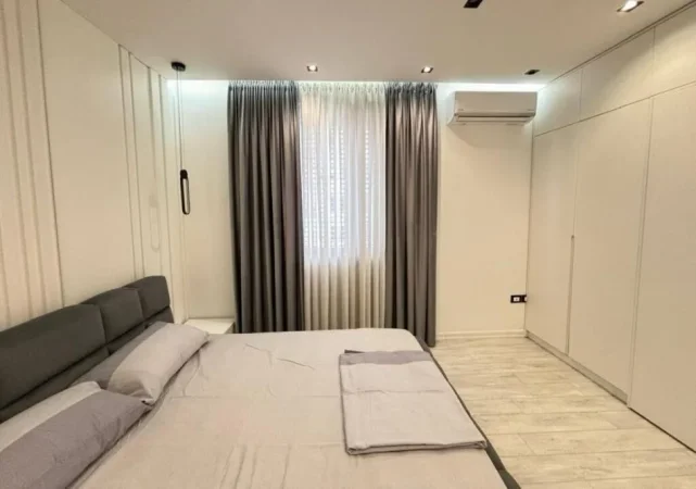Tirane, jepet me qera apartament 3+1+Ballkon Kati 5, 120 m² 1.350 € (Delijorgji)