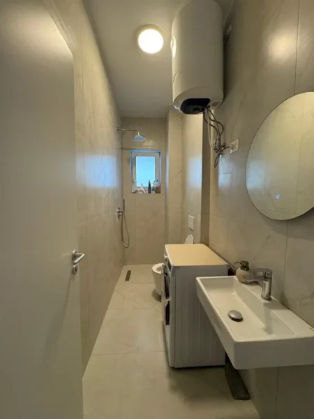 Tirane, jepet me qera apartament 1+1 Kati 2, 55 m² 470 € (Rruga Dalip Topi)