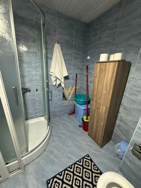 Tirane, jepet me qera apartament 2+1+Ballkon Kati 3, 70 m² 850 € (STADIUMI DINAMO)