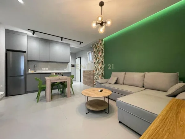 Tirane, jepet me qera apartament 2+1 Kati 2, 95 m² 750 € (Don Bosko)