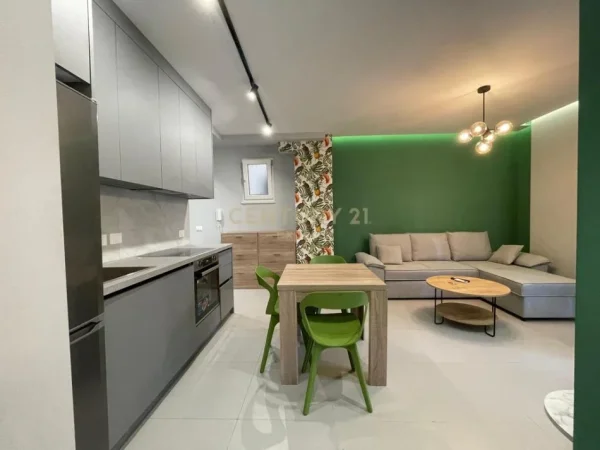 Tirane, jepet me qera apartament 2+1 Kati 2, 95 m² 750 € (Don Bosko)