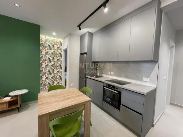 Tirane, jepet me qera apartament 2+1 Kati 2, 95 m² 750 € (Don Bosko)