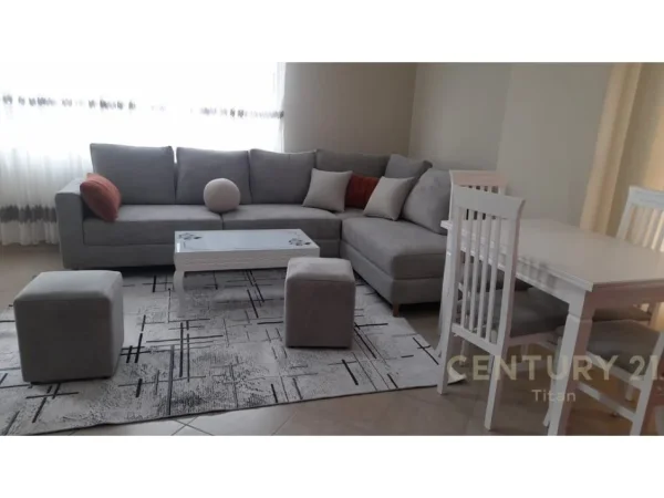 Tirane, jepet me qera apartament 2+1+Ballkon Kati 4, 99 m² 550 € (astir kashar)