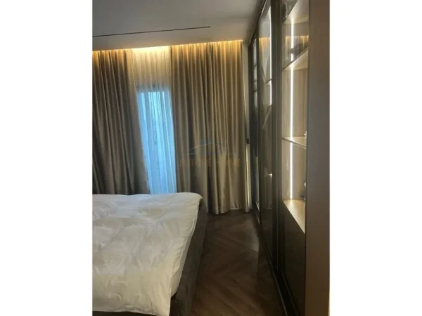Tirane, shitet apartament 2+1+Ballkon Kati 9, 103 m² 288.000 € (Rruga e Elbasanit)
