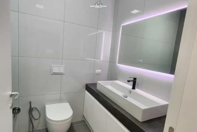 Tirane, jepet me qera apartament 2+1 Kati 3, 115 m² 1.200 € (Rruga Bilal Sina)