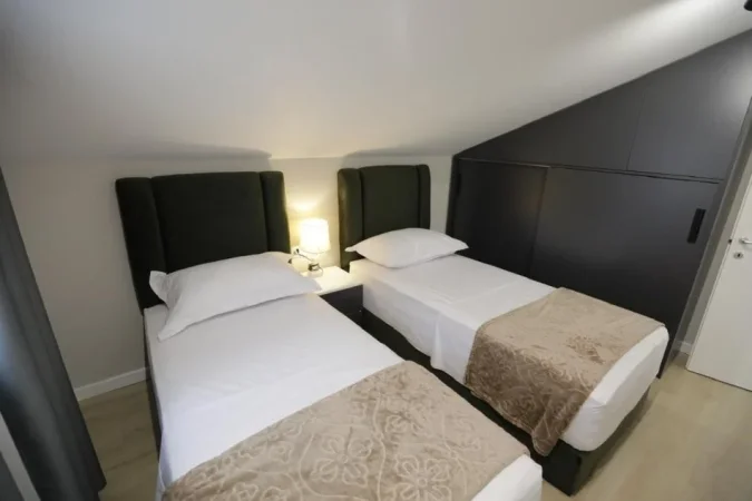 Tirane, jepet me qera Vile 2+1 Kati 3, 80 m² 700 € (Rruga Marie Kraja)