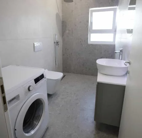 Tirane, jepet me qera Vile 2+1 Kati 3, 80 m² 700 € (Rruga Marie Kraja)