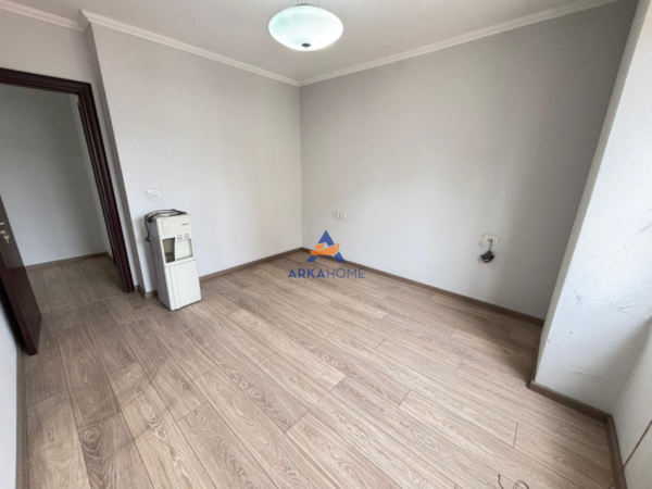 Tirane, shitet apartament 2+1 Kati 3, 94 m² 258.000 € 