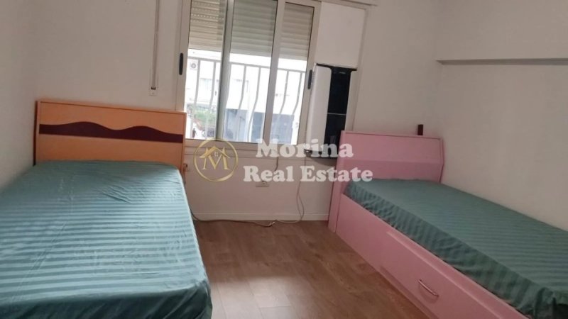 Tirane, jepet me qera apartament duplex 2+1 Kati 2, 110 m² 600 € (Spitali Amerikan 3)
