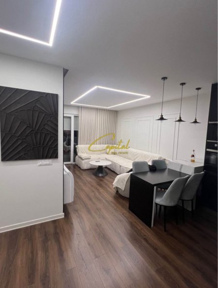 Tirane, jepet me qera apartament 1+1 Kati 1, 55 m² 550 € (5 MAJI)