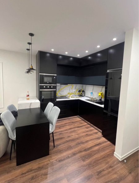 Tirane, jepet me qera apartament 1+1 Kati 1, 55 m² 550 € (5 MAJI)