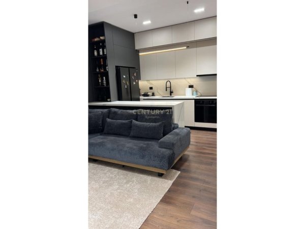Tirane, shitet apartament 2+1+Ballkon Kati 4, 103 m² 360.000 € (bulevardi i ri)